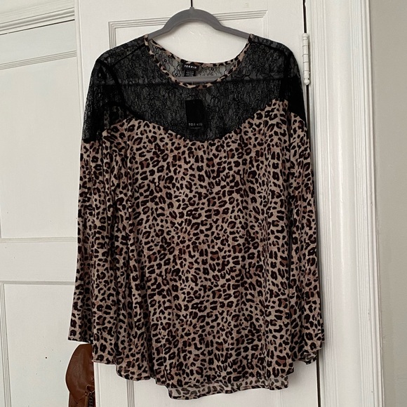 Brand New Torrid Size 2 Lace/Leopard Print top - Picture 2 of 3